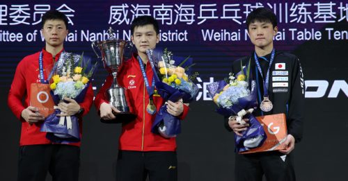 ◤男子世界杯乒乓赛◢每次夺冠都很甜蜜23岁樊振东赢32岁马龙