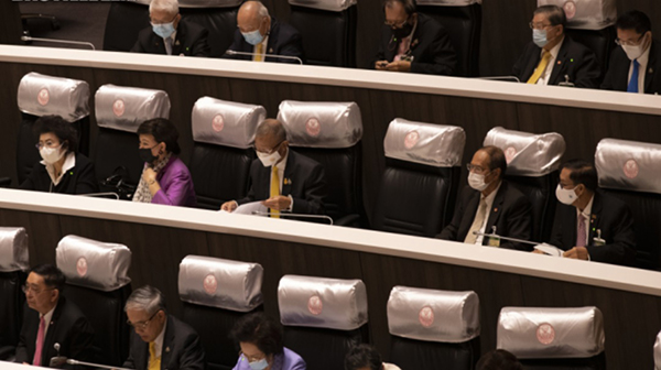 泰国民间版修宪草案将送国会辩论。