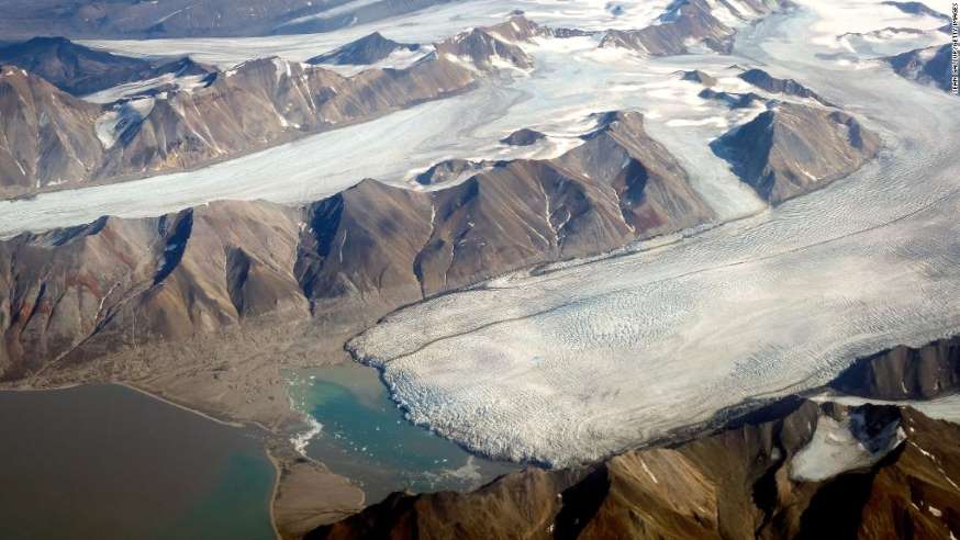 挪威斯瓦尔巴特群岛冰川融化。