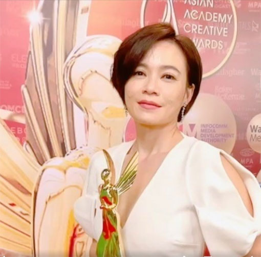 杨雁雁在本届《亚洲影艺创意大奖》封视后。