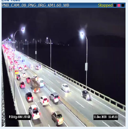 槟威大桥往威省及诗布朗再也路段的交通仍处于缓慢。