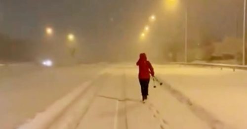 西班牙暴雪阻交通 醫護徒步22公里上班