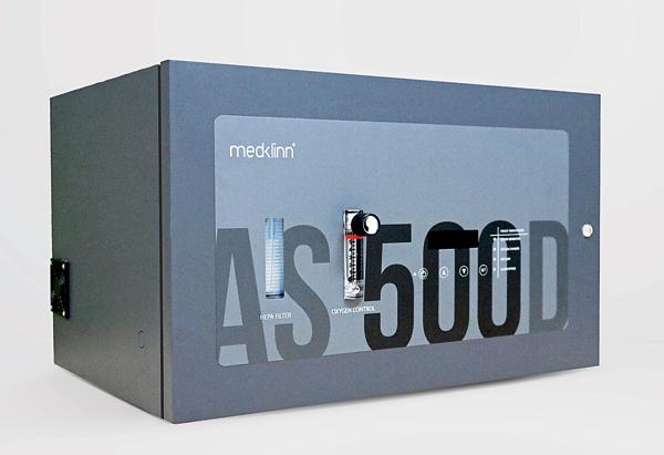 Medklinn PRO AS500D商业空气+表层全能净化器采用Cerafusion技术，可制造活性氧以达到无化学物消毒。