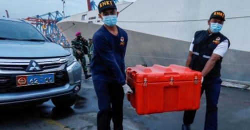 ◤印尼空難◢ 失事客機黑箱參數完好 調查人員提取相關數據