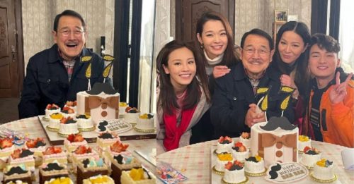 刘丹77岁大寿  熊家子女送27个蛋糕庆祝