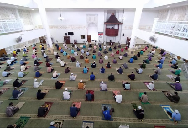 甲州国盟政府允准最多500人出席清真寺祈祷活动。（图取自《今日马六甲》）