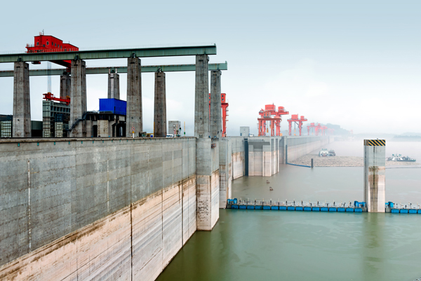 三峡大坝是中国有史以来建设最大的水坝。