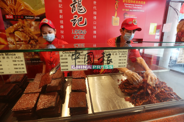 每年农历新年，肉乾是华裔家庭必不可少的年货，惟今年我国仍饱受疫情肆虐，肉乾生意也受影响。