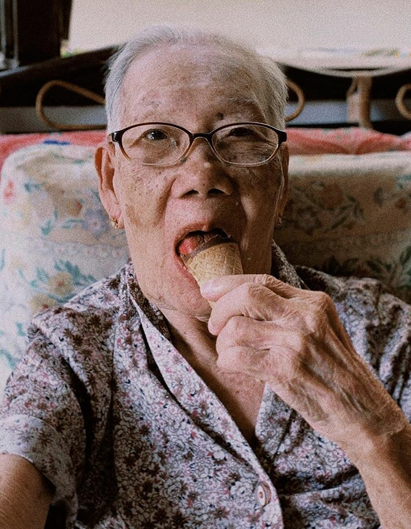 蔡秋菊生前爱吃冰，喜欢把冰块含在嘴里及吃冰淇淋。