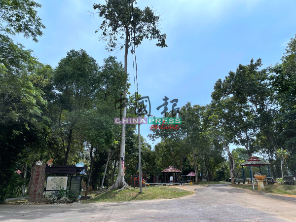 马接峇鲁拿督威拉傅润添休闲公园，在行动管制令期间一片沉寂。