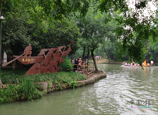 西溪湿地公园，水道从横，有“杭州之肾”美称，杭州四景之一，龙舟文化节在此举行。