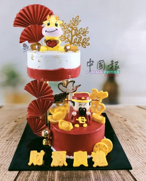 美昌西果店配合新年，推出牛年及财神爷应节造型蛋糕。