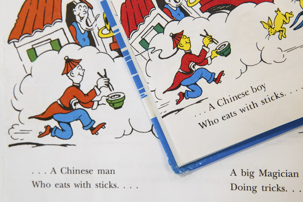 《我在桑树街上看到的一切》一书内容描绘华人眼睛细长、头戴尖帽、手拿筷子和饭碗。（美联社）