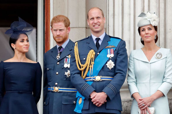 左起梅根、哈里王子、威廉王子和凯特王妃。