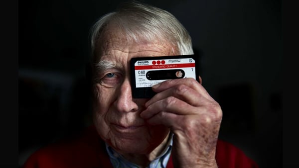 发明了盒式录音带的荷兰工程师奥滕斯去世，享年94岁。