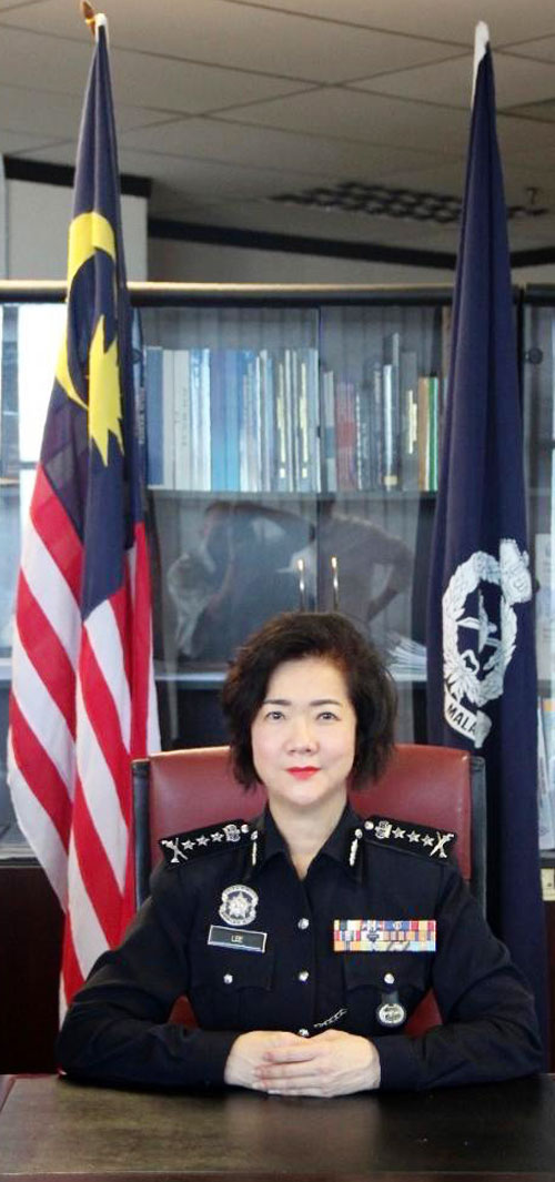 李美香成为我国史上首位华裔女警察总监。