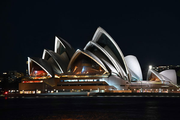 澳洲地标悉尼歌剧院。