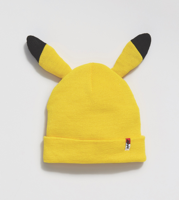 皮卡丘针织毛线帽配搭黄色立体的皮卡丘耳朵，相当可爱。