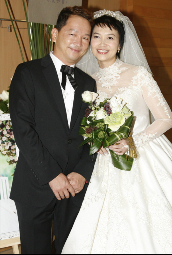 智叔与陈敏儿在结婚20周年时，再度举行婚礼。