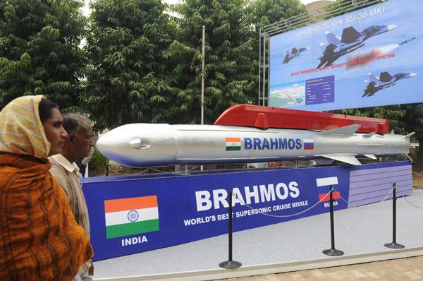 印度与俄罗斯合作研发布拉莫斯（BrahMos）超音速巡弋导弹。