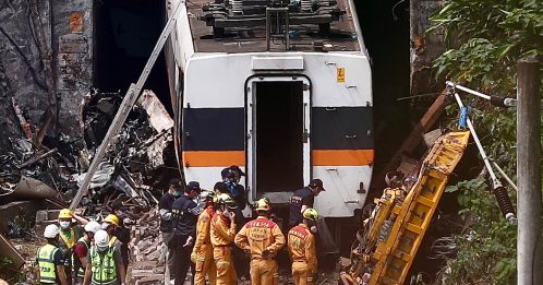 ◤台湾太鲁阁列车出轨◢动画还原事故过程 恐仍有遗体卡车厢