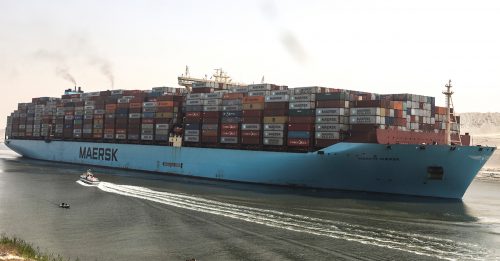 ◤苏伊士运河堵塞◢被堵苏伊士运河口 422艘货船已全部通过