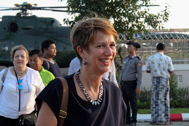 联合国缅甸事务特使布尔格纳2018年10月访问缅甸若开邦时摄。（法新社）