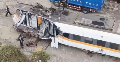 ◤台湾太鲁阁列车出轨◢ 台列车事故死亡人数 确认为49人