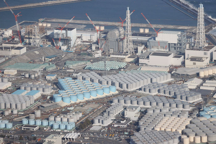 含氚核污水贮藏在福岛核电厂腹地内，容缸数量已达到1061个，预料2022年秋天就将全满。（法新社）