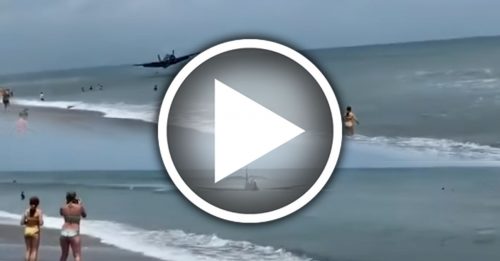 美可可海滩航空展 “复仇者鱼雷机”海上坠毁