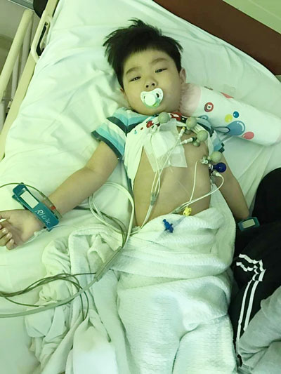 从1岁9个月大开始，吴挺浩就经常进出医院。