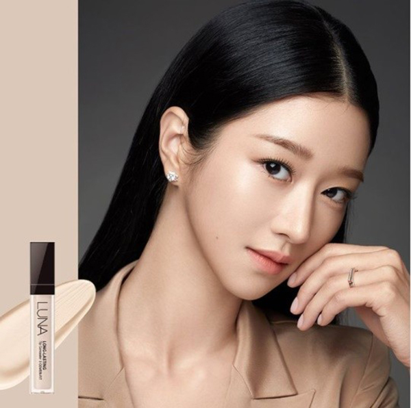 化妆品公司的社群网站仍有徐睿知代言照，但官网大面广告已被换下。