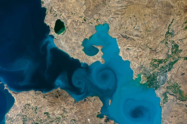太空人从国际太空站拍摄土耳其东部万恩湖。