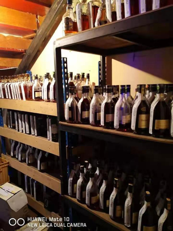 90男女夜店狂欢被逮 隆警开罚47万