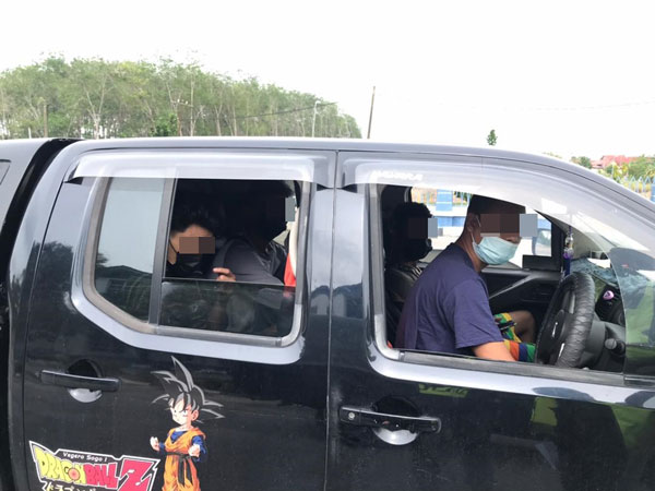 5人共车违反标准作业程序，司机兼公司负责人被罚1万令吉，其余4名乘客各被罚2000令吉。