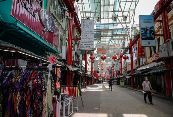 分析师认为,商家与其等待援助,不如利用现有资源改善营运现状。