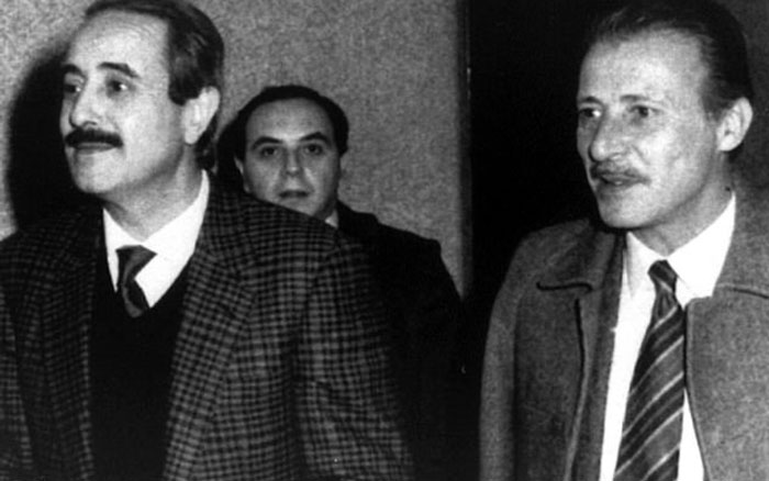 法尔康（左）被炸死后2个月，另一名反黑手党法官博尔塞利诺（右）也遇害。