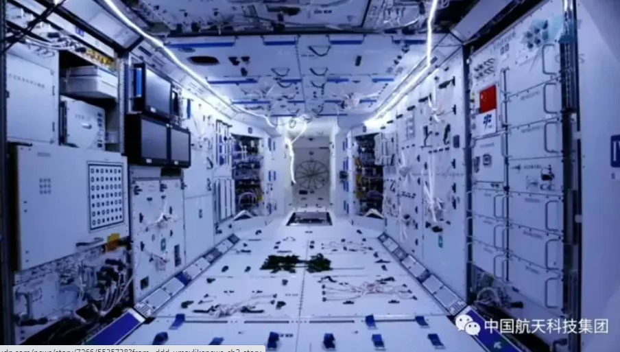 中国太空站天和核心舱内部。