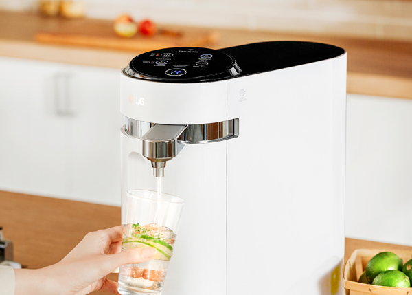 LG PuriCare™无水箱净水机WD210AN款式是为大马消费者量身打造的，具备热水与常温水功能，不管是独居一人或大家庭都很适合！现在租赁只需低至每月RM79。