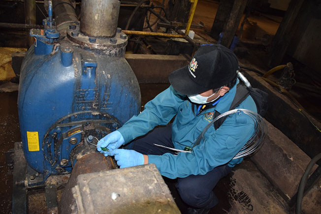 工厂因排出有色废水，接获8000令吉罚单，器材也被扣押。