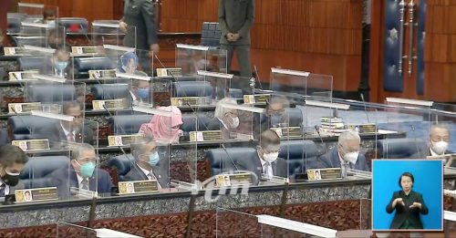 ◤国会动态◢ 巫统国会议员 “排排坐”执政党区