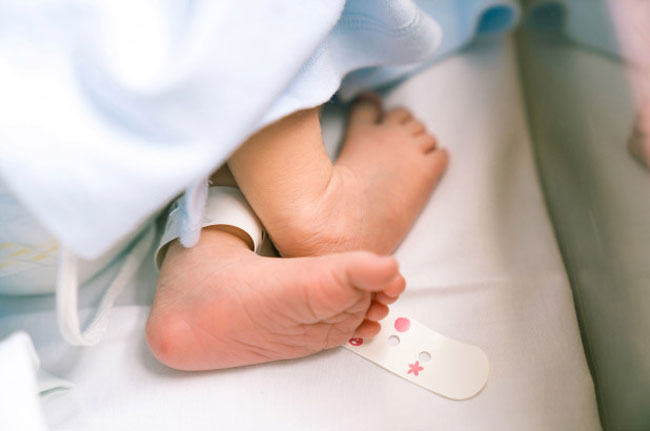 “胎中胎”极为罕见，约每50万名新生儿才出现1例。（示意图）