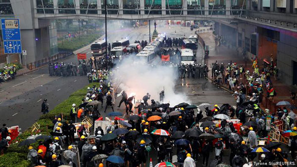 第74届康城影展（Cannes Film Festival）闭幕前夕，大会突然宣布“特别放映”香港导演周冠威的“反送中”运动纪录片《时代革命》。