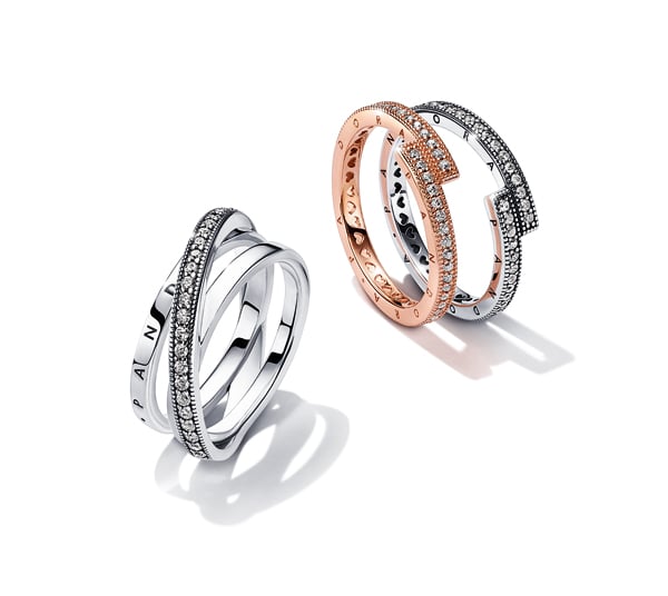 几何线条设计的戒指，配搭缀饰钻石的细节，高贵大方。