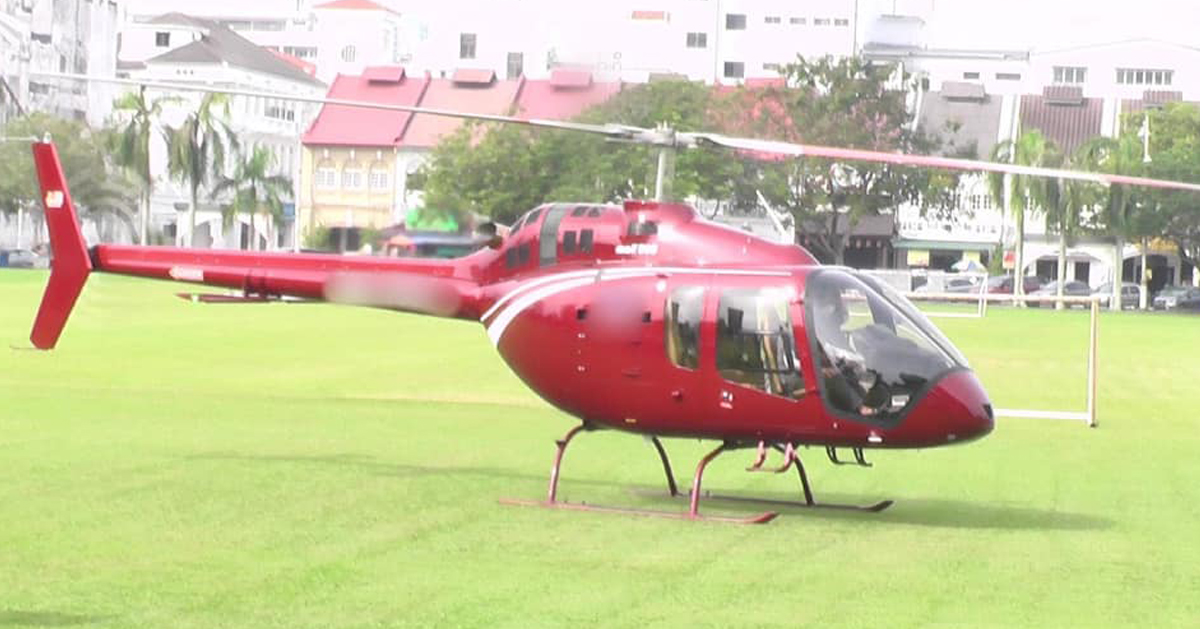 一架从吉隆坡起飞的直升机，降落在怡保大草场，只为了打包36包怡保著名扁担饭。