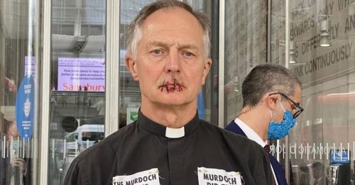 抗议不报导气候变迁 牧师缝自己嘴巴