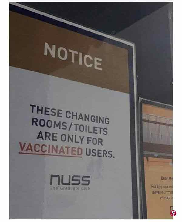 新加坡国立大学协会（NUSS） 的俱乐部厕所外所张贴的告示照片昨天在网上疯传。（取自面子书）