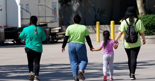 美墨边境非法移民激增 24小时逾800童被逮捕