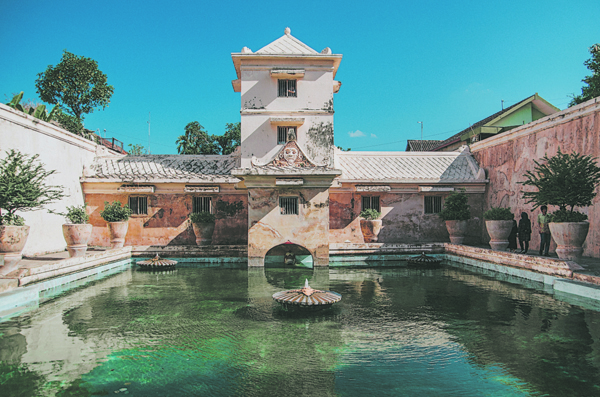 日惹水宫的建筑糅合了葡萄牙和爪哇风格。
