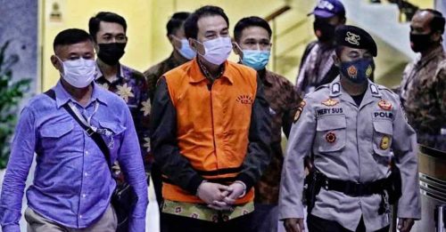 涉贿赂调查诈骗案反贪官员 印尼副议长阿齐兹被捕